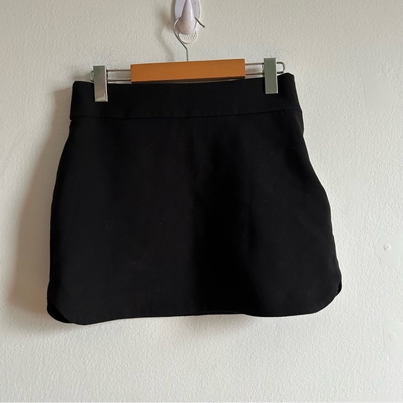Zara Black Classic Mini Skirt - Picture 1 of 8